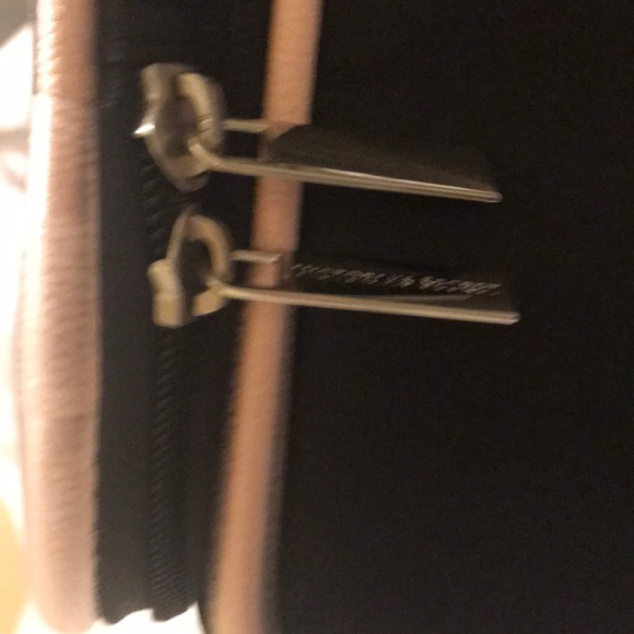 Victoria Secret luggage - Picture 3 of 4